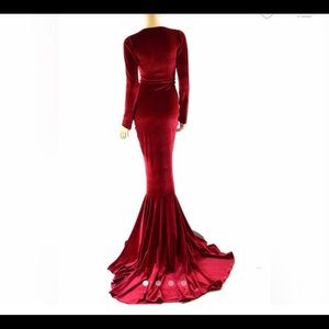 Women’s Plush Red Velvet trumpet Gown